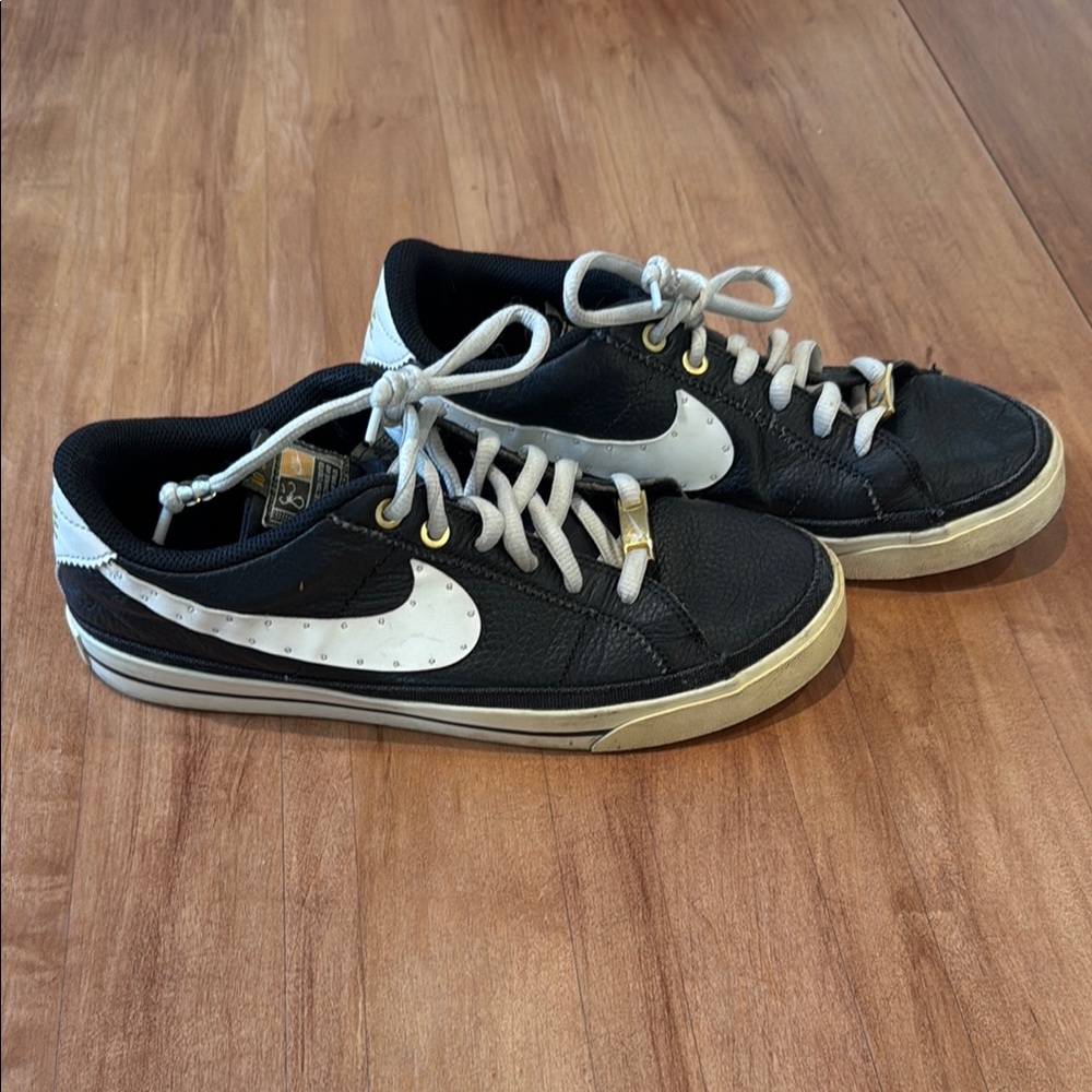 Nike Women’s Serena Williams Black Sneaker